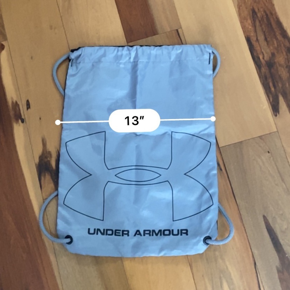 LIKE NEW~ UNDER ARMOUR SLING BAG - Picture 7 of 8